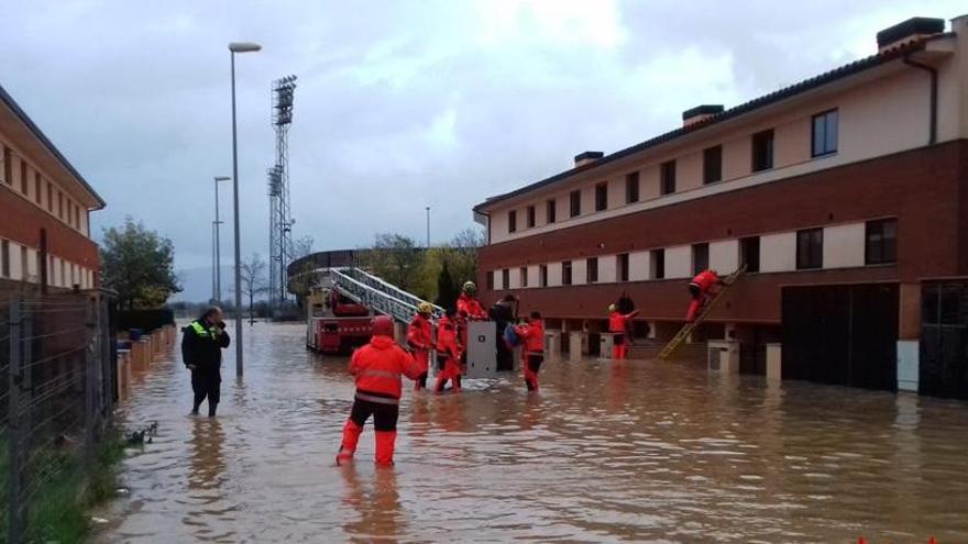 Set dotacions de Bombers han treballat l&#039;evacuació dels veïns