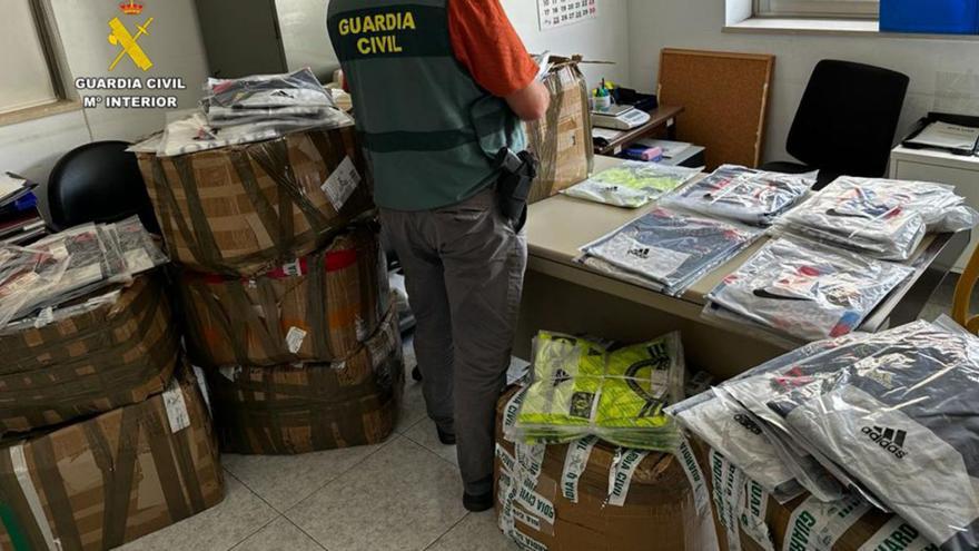 La Guardia Civil Interviene 850 camisetas falsas en el aeropuerto de Palma