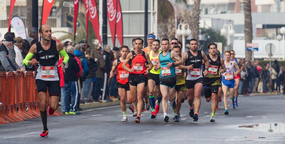 Las mejores imágenes de la 30 edición de la Media Maratón de Santa Pola