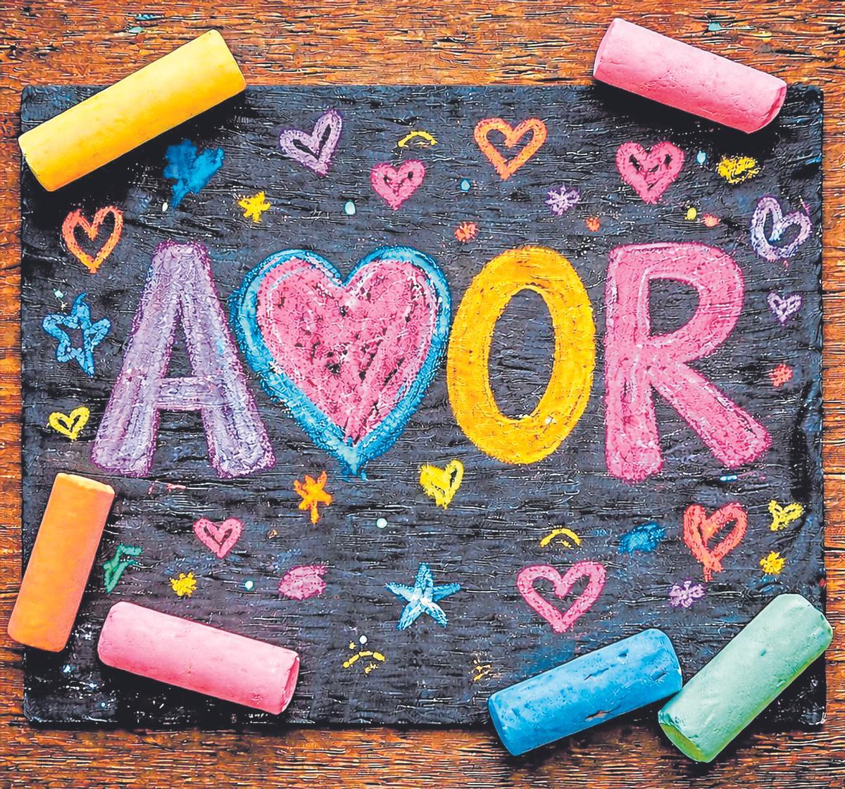 Muestra de amor en una pizarra.
