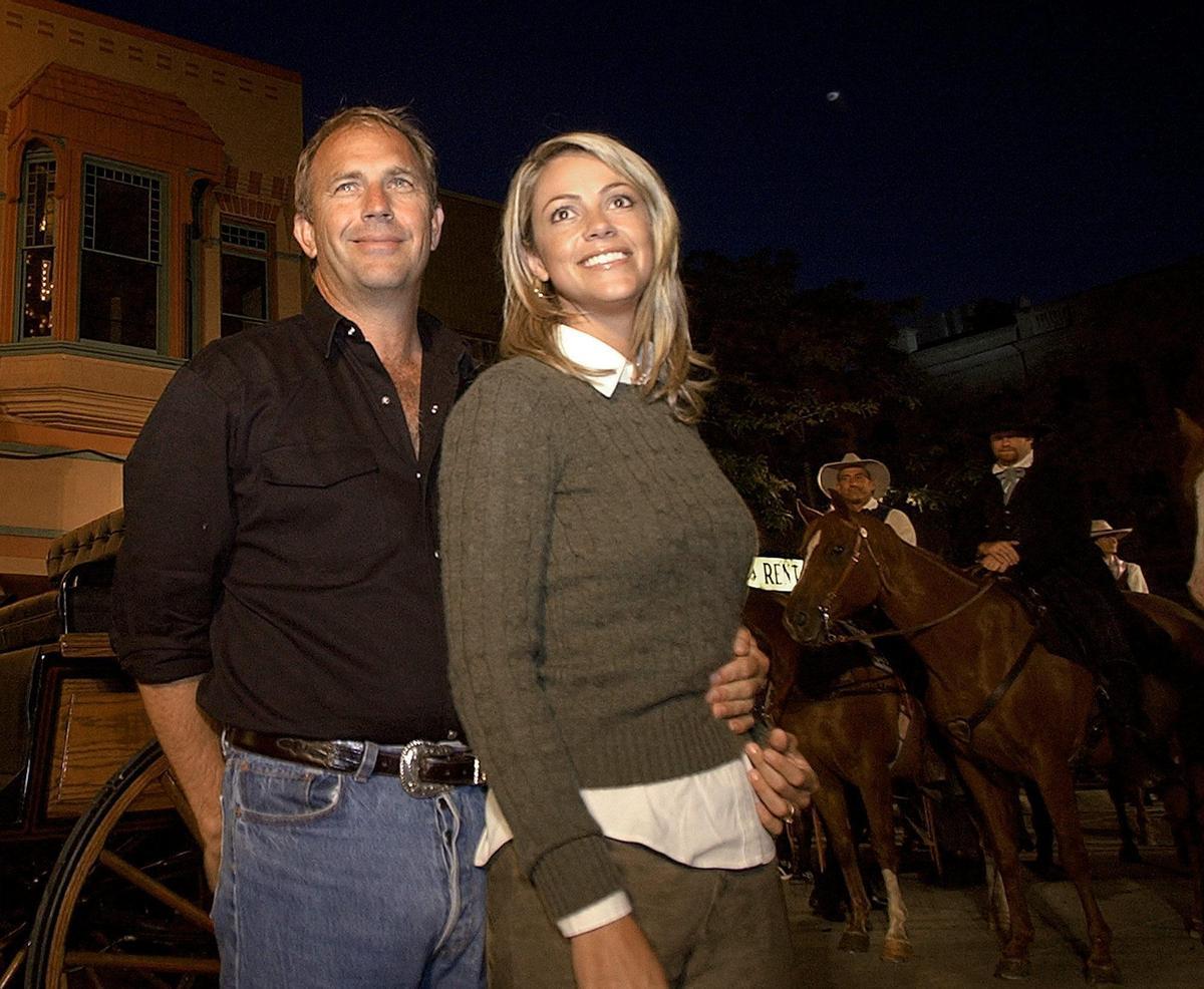 Christine Baumgartner y Kevin Costner.