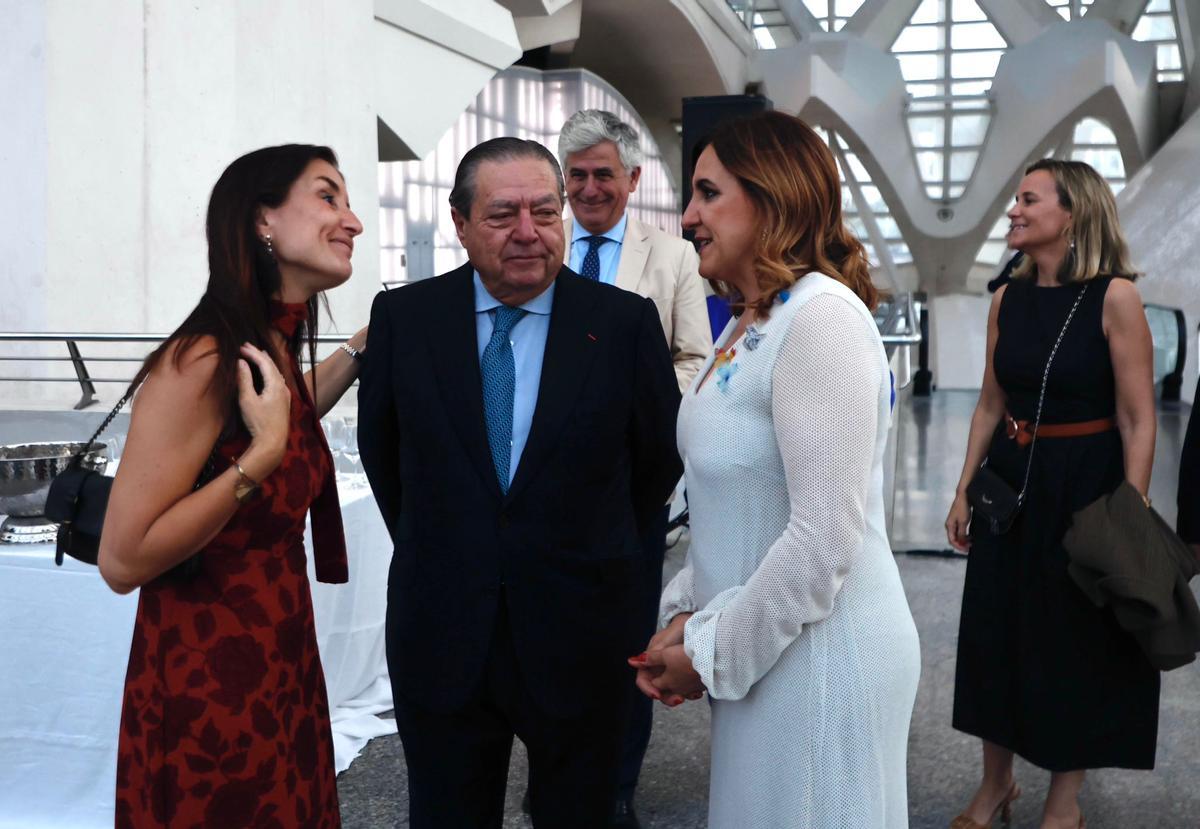 Ruth Merino, Vicente Boluda y María José Catala.