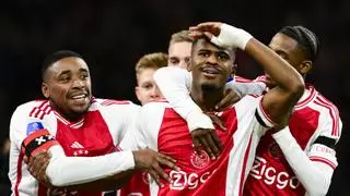 El Ajax ya acaricia Europa y el PSV sigue asustando