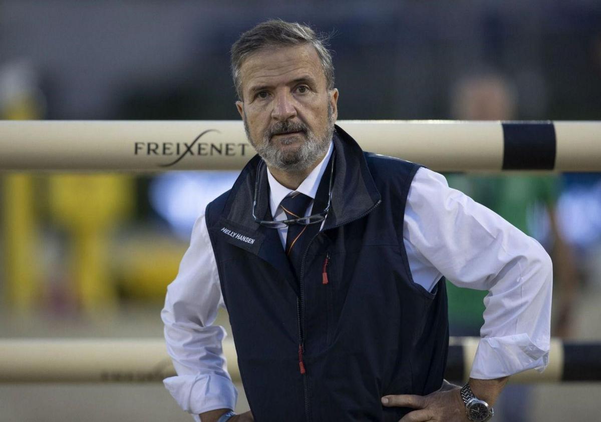 Santiago Varela, jefe de pista del Concurso de Saltos Internacional de Gijón. |