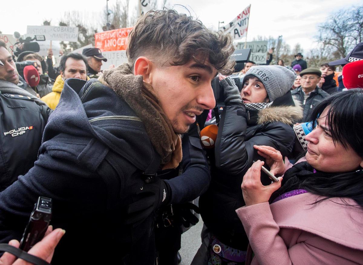 En prisión los 2 exjugadores de la Arandina condenados por agresión sexual.