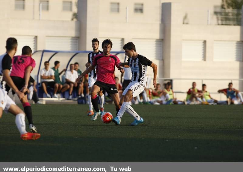 GALERÍA DE FOTOS -- El CD Castellón calienta motores frente al Almazora