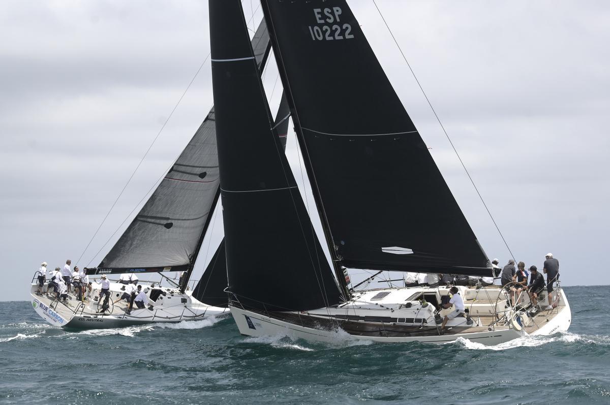 Quince barcos partieron desde el Real Club Náutico de Valencia hacia Ibiza y Formentera el pasado viernes.