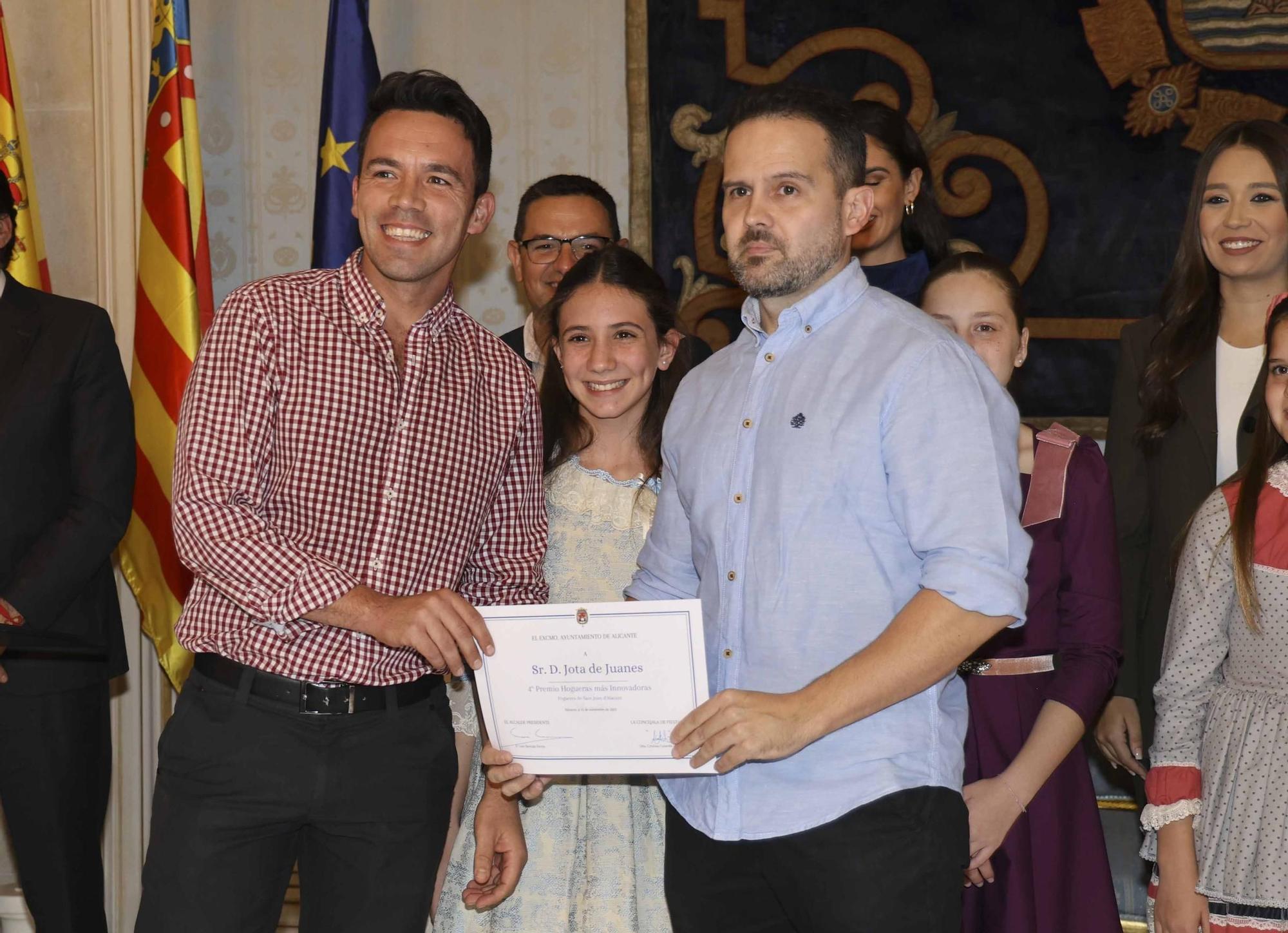 Así ha sido la entrega los premios a los Artistas de Hogueras