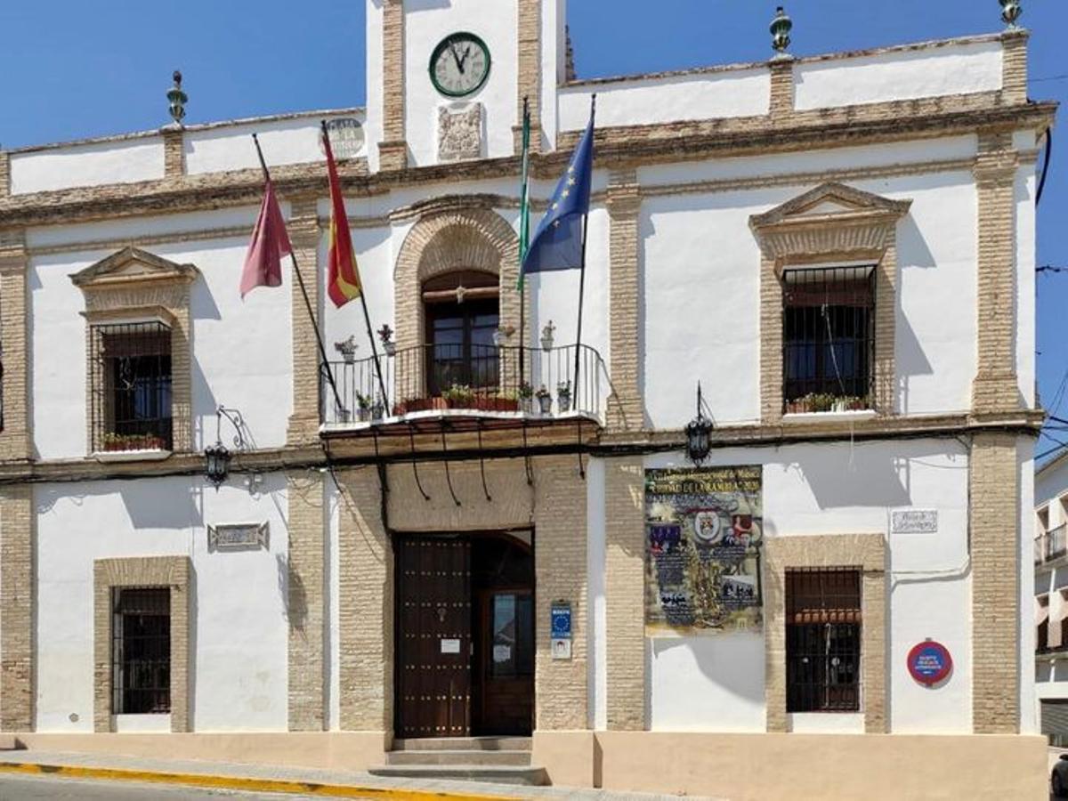 Fachada del Ayuntamiento de La Rambla.