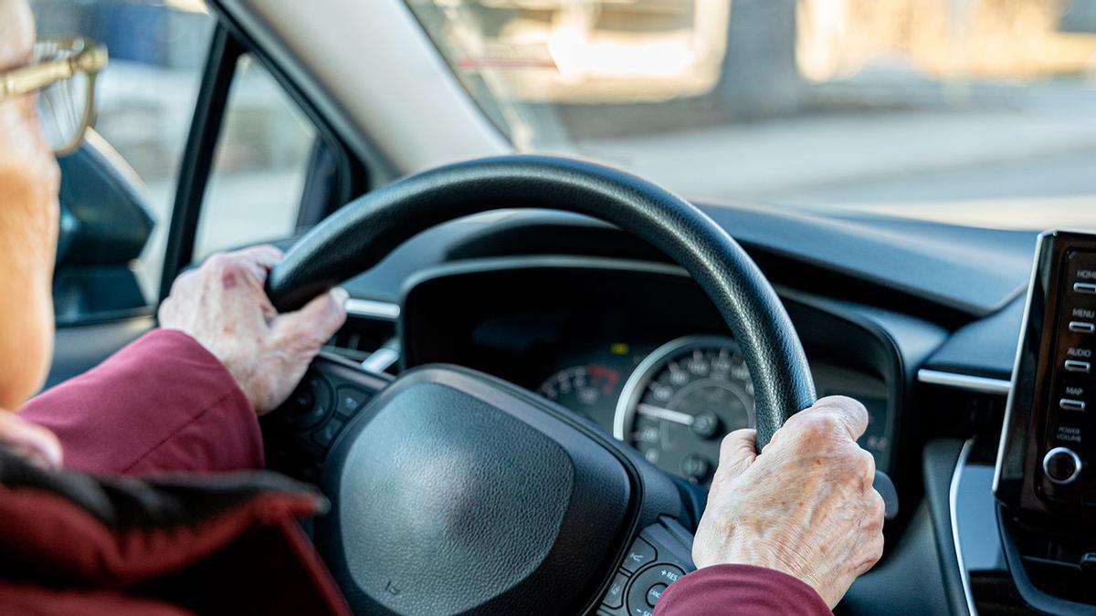 Atención conductores asturianos: el papel médico que se va a tener que presentar para renovar el permiso conducir tras la nueva norma de la Unión Europea