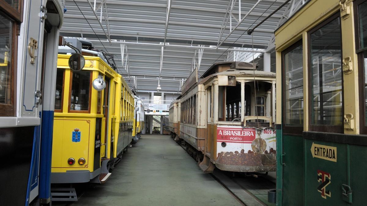 Die Straßenbahnen stehen in A Coruña ungenutzt in den Depots.