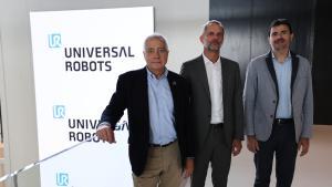 Jacob Pascual, General Manager for Southern Europe de Universal Robots; Jordi Pelegrí, Country Manager Espanya y Portugal de Universal Robots, i Pere Navarro, delegat especial de lEstat del CZFB.