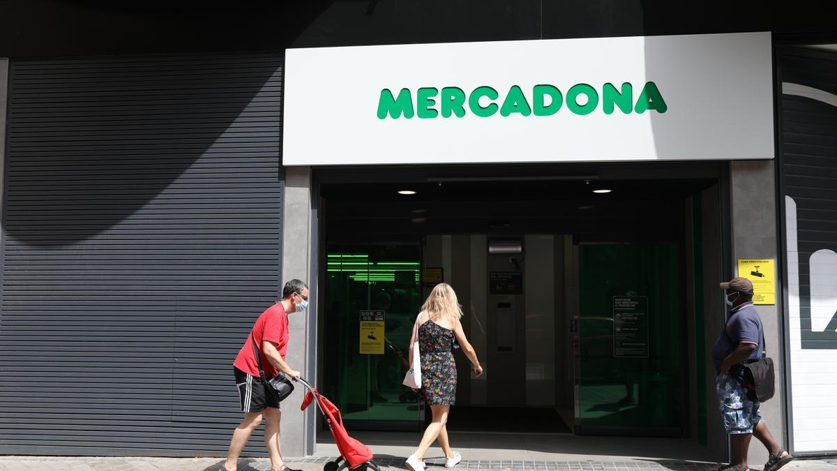 Entrada a un establecimiento de Mercadona