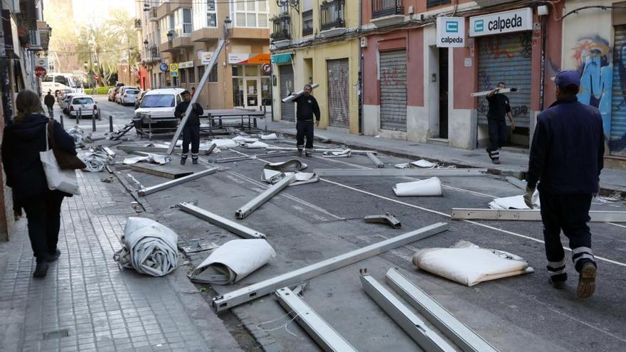 Un sector fallero abandona la asamblea por su rechazo a no poner las carpas el 6 de marzo