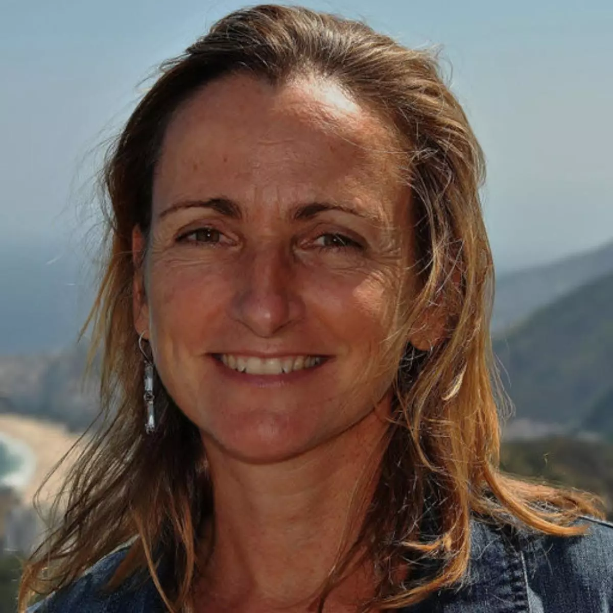 Irene Díez, ginecóloga: “La incontinencia urinaria no se soluciona con compresas, hay que acudir al médico”