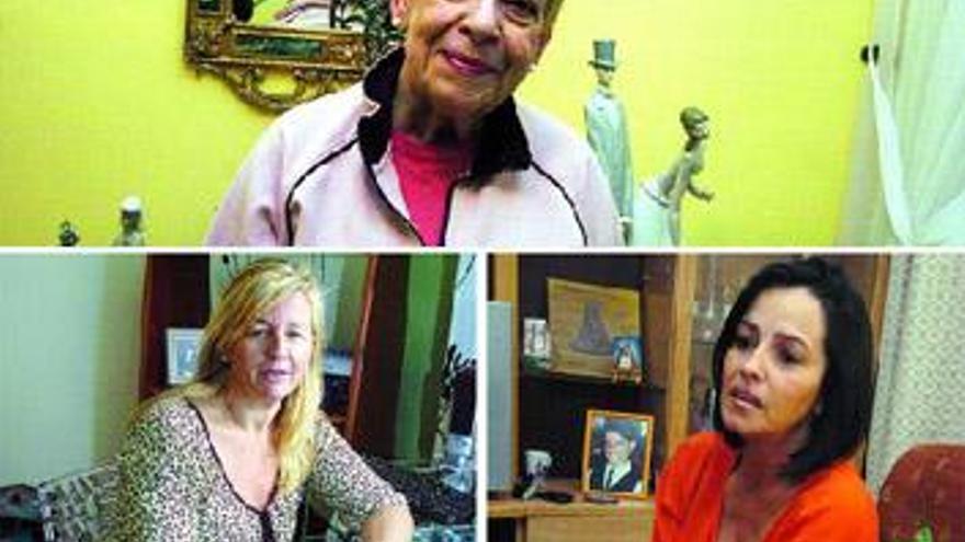 Arriba, la maestra jubilada Carmen Guedes, en su casa. Debajo, a la izquierda, Celia Arteaga, técnico de Hecansa, en casa de su madre. A la derecha, la comercial de alimentación Paqui Betancor.