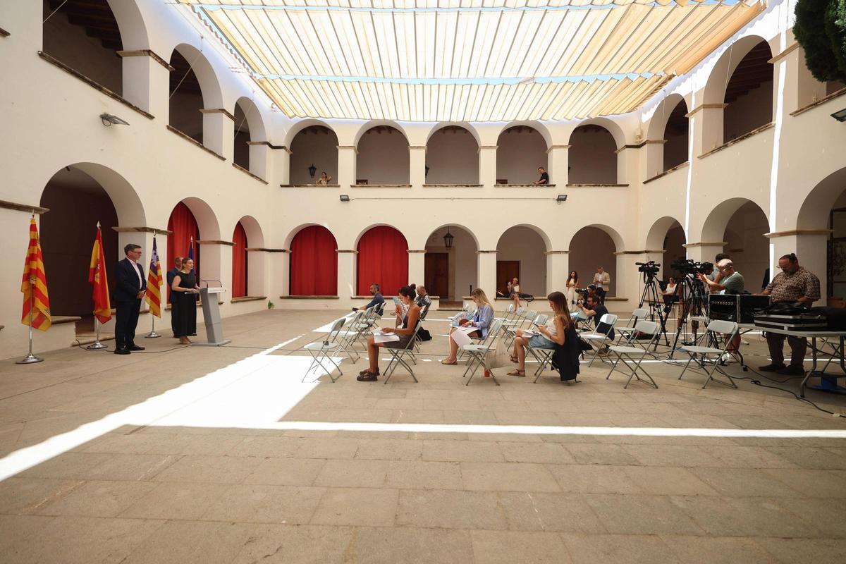 Todas las imágenes de la rueda de prensa en Ibiza de la presidenta del Govern, Marga Prohens
