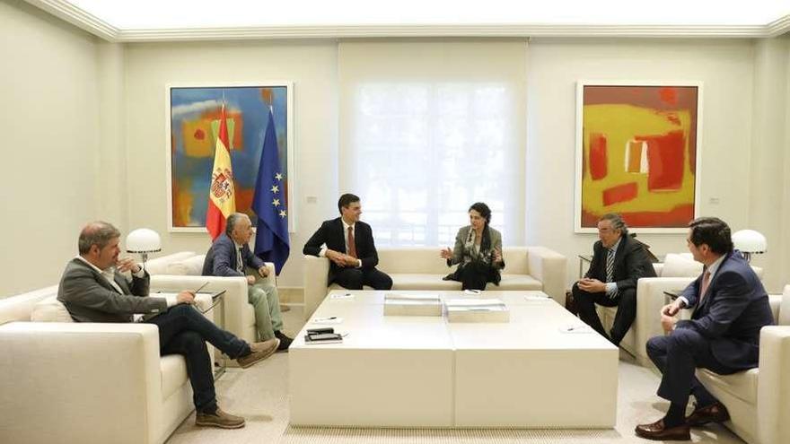 Reunión en moncloa.