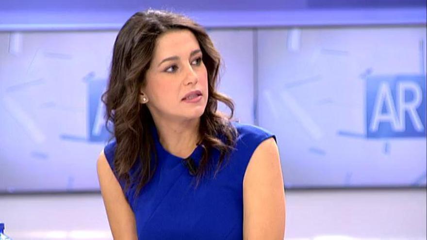 Arrimadas dice "no entender nada" sobre el posicionamiento de Sánchez