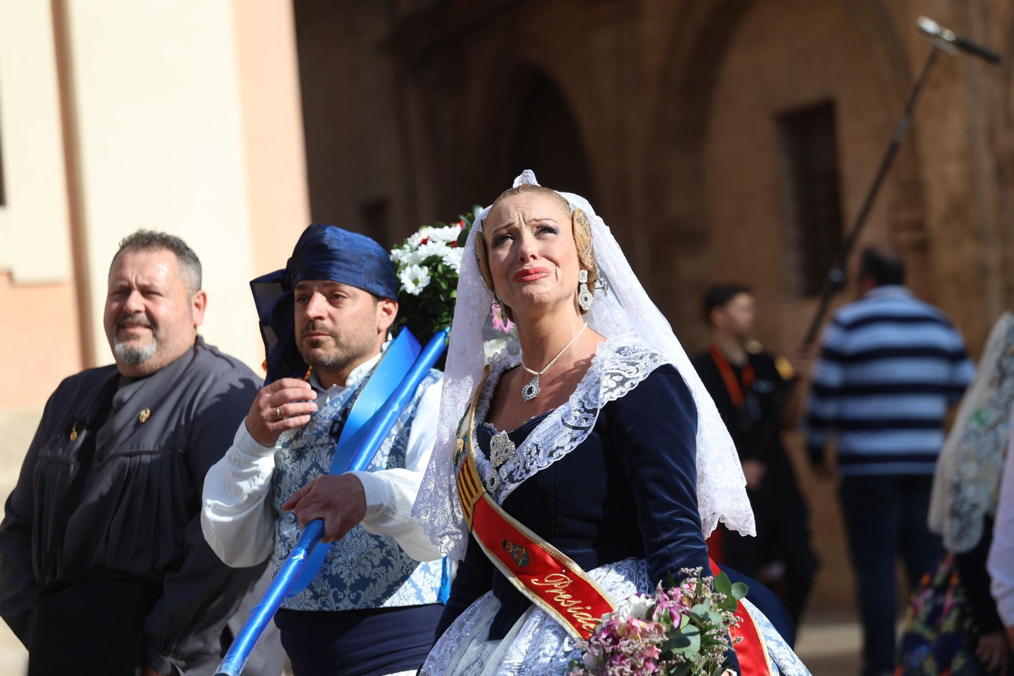 Búscate en el primer de la Ofrenda en la calle de la Paz hasta las 17 horas