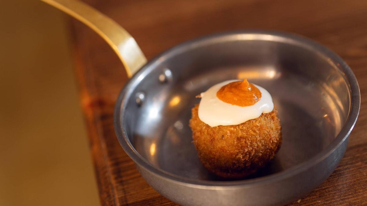 La bomba de arroz frito con romesco picante de Bitxo.
