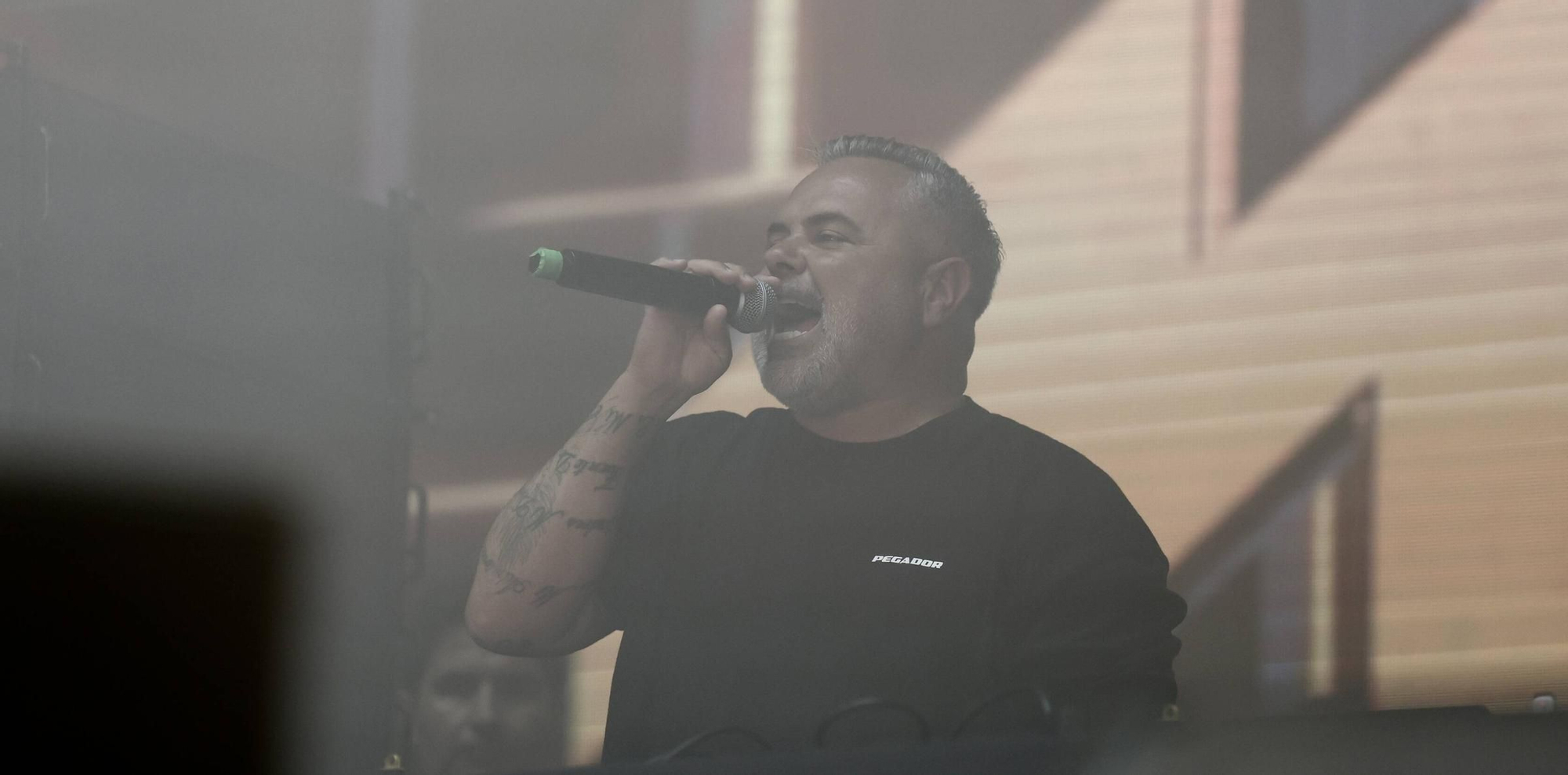 Largas colas y lleno hasta la bandera en el concierto de Juan Magán en Gijón (en imágenes)