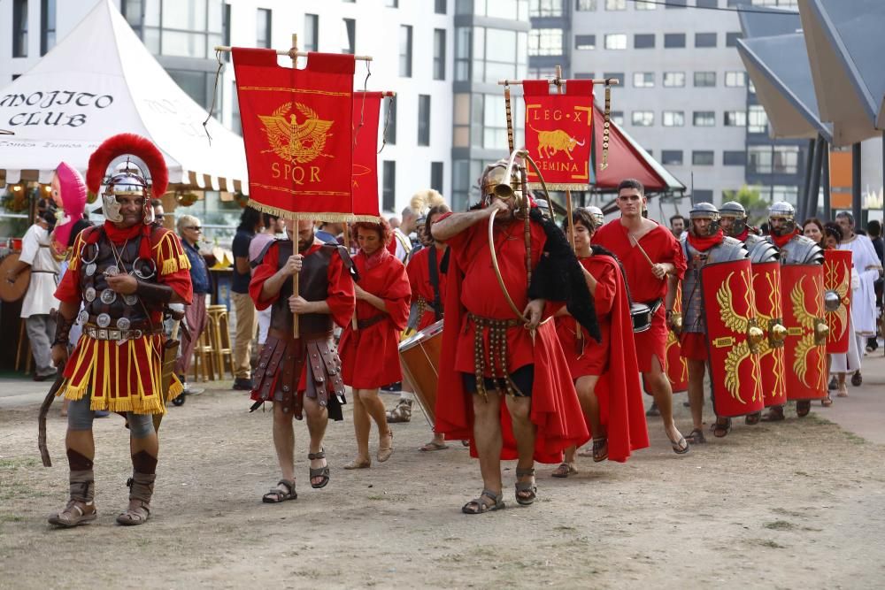 Centenares de familias acuden al Vicus Spacorum de Navia para disfrutar de talleres, atracciones y mercados basados en la época romana.