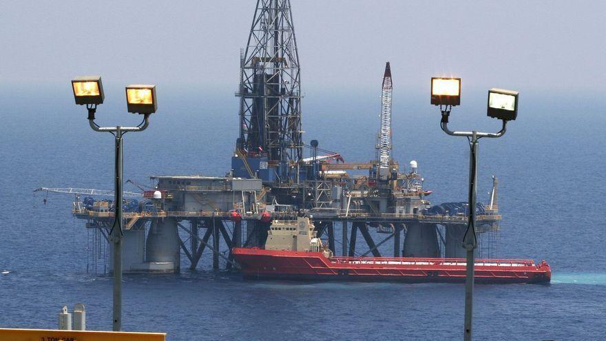 Una petrolera en las aguas del Golfo de México / John Riley