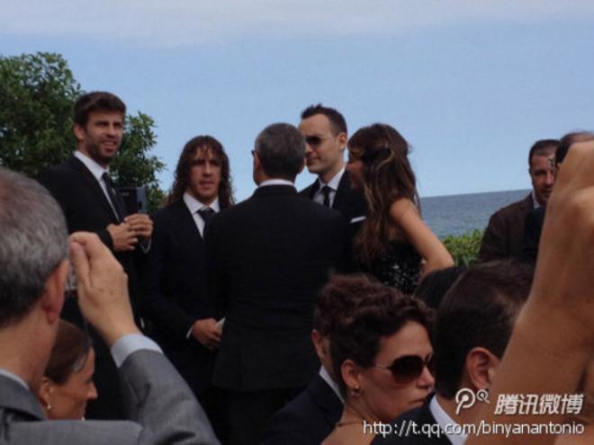 Carles Puyol, Gerard Piqué y Risto Mejide, en la boda de Andrés Iniesta