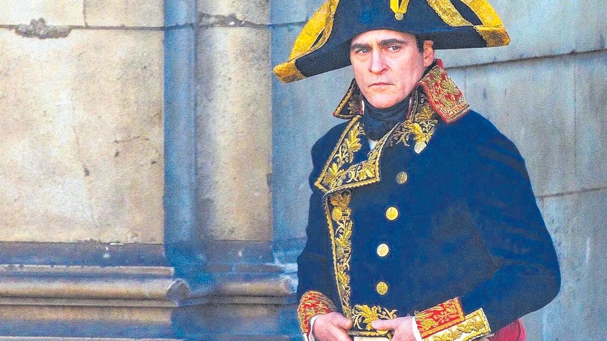 El actor Joaquin Phoenix protagoniza Napoleón, la nueva película de Ridley Scott que llega a los cines este viernes.