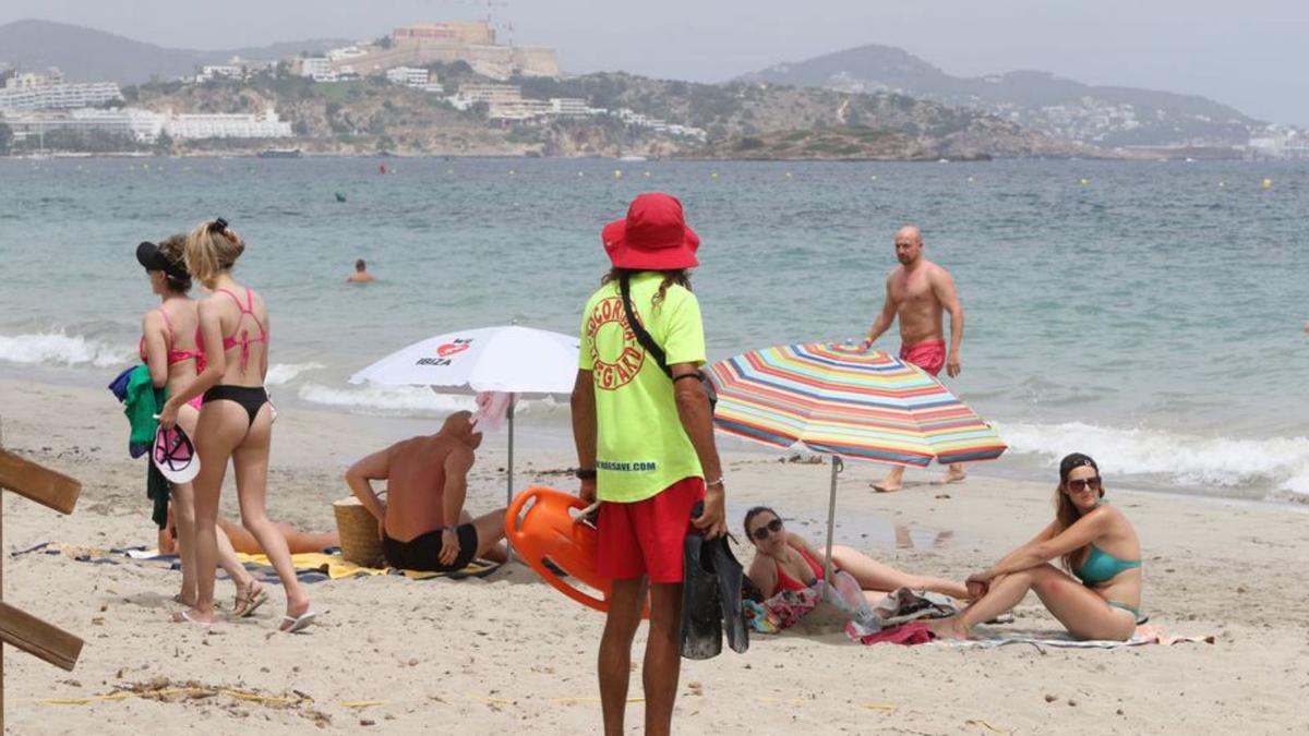 «En Ibiza hay socorristas de sobra, lo que pasa es que están trabajando en los bares» | VICENT MARÍ