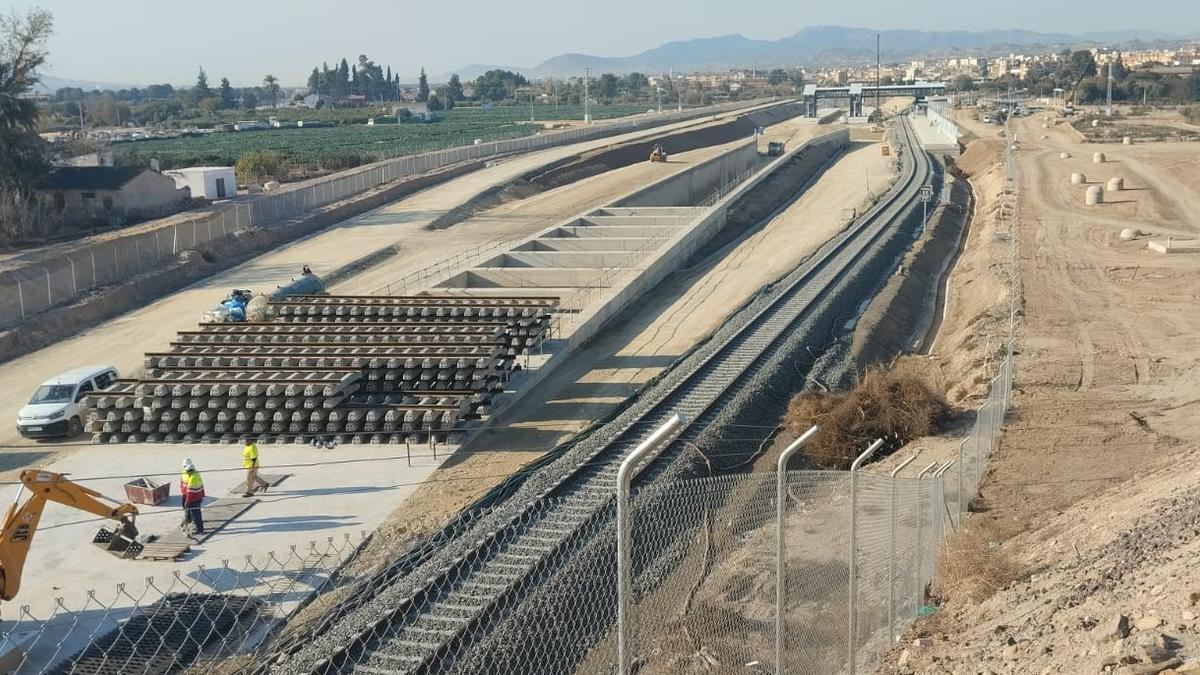 Obras de soterramiento de la línea de Chinchilla entre Nonduermas y Alcantarilla.