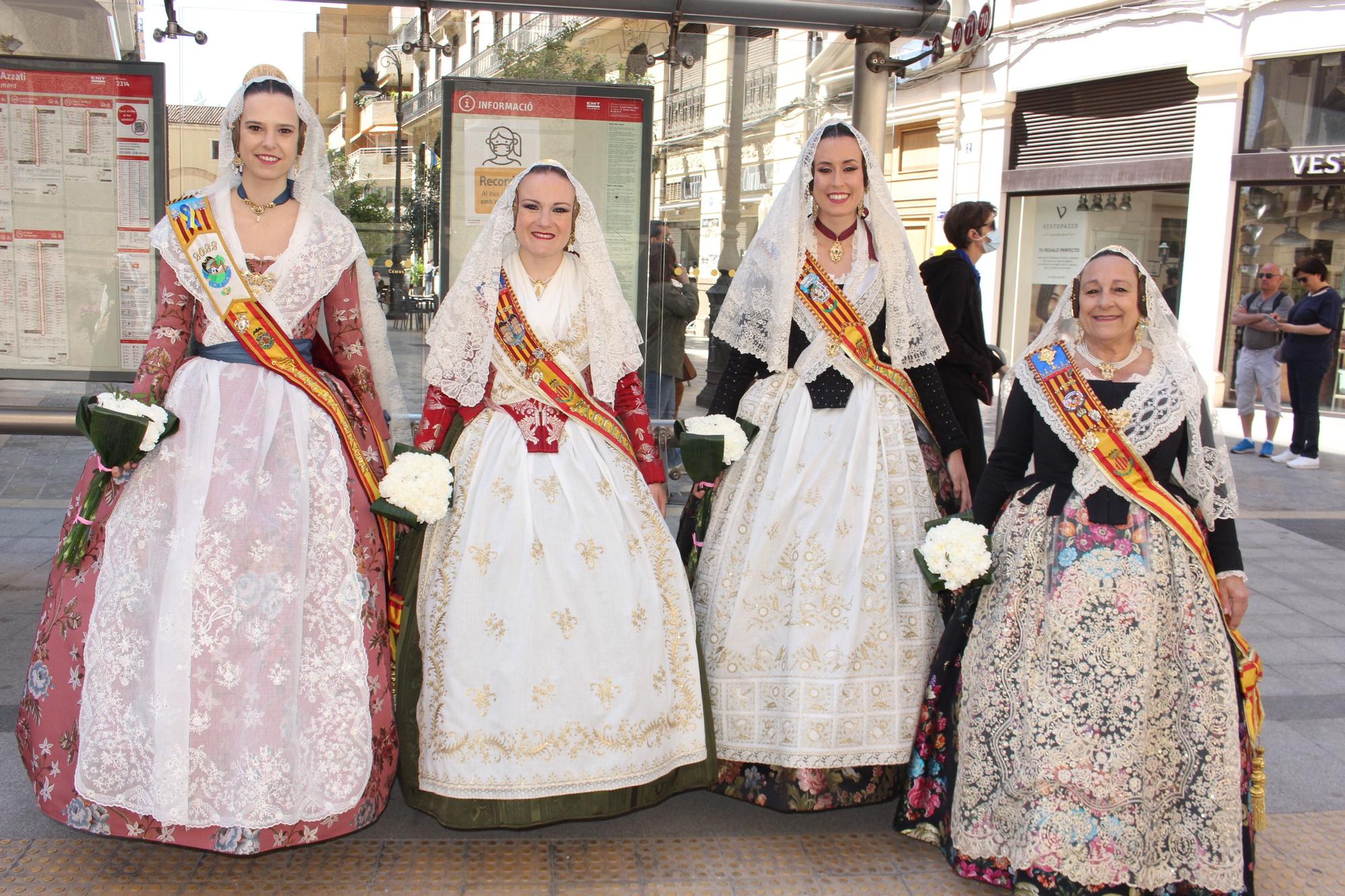 El desfile de falleras mayores en la Ofrenda a San Vicente Ferrer