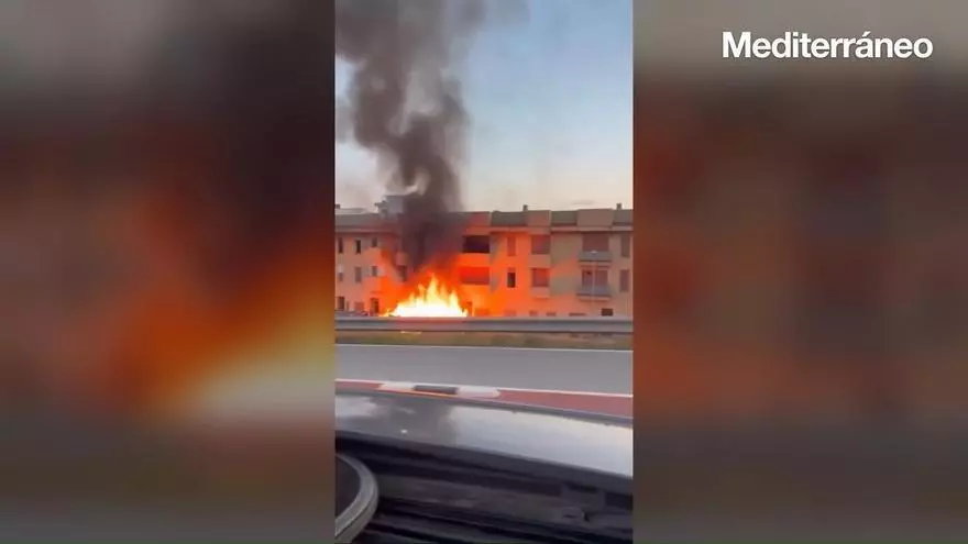 Vídeo: Incendio en Les Alqueries carretera hacia Burriana