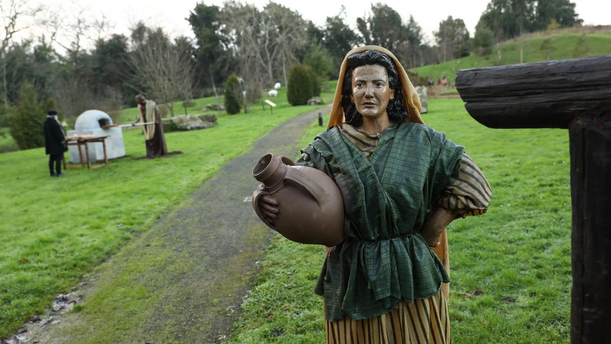 Una de las figuras del Belén del Jardín Botánico.