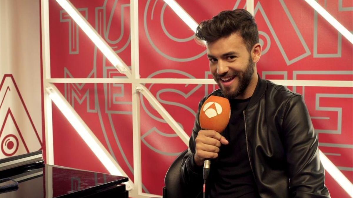 Agoney.