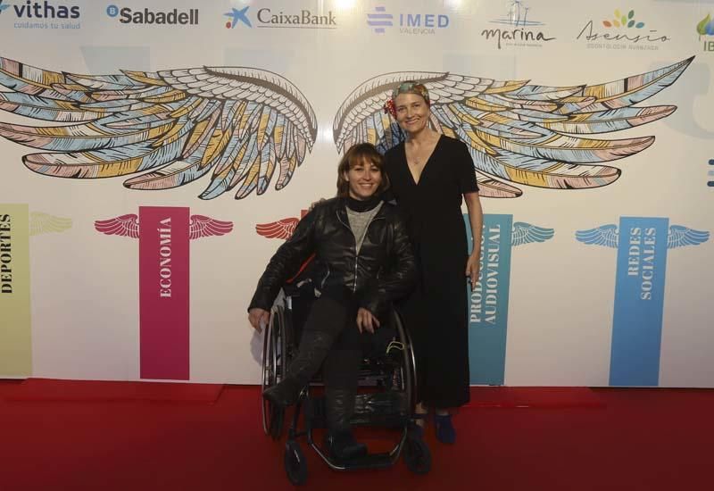 Ruth Aguilar, medallista paralímpica, con Lucía Delgado, jefa de marketing de Levante-EMV