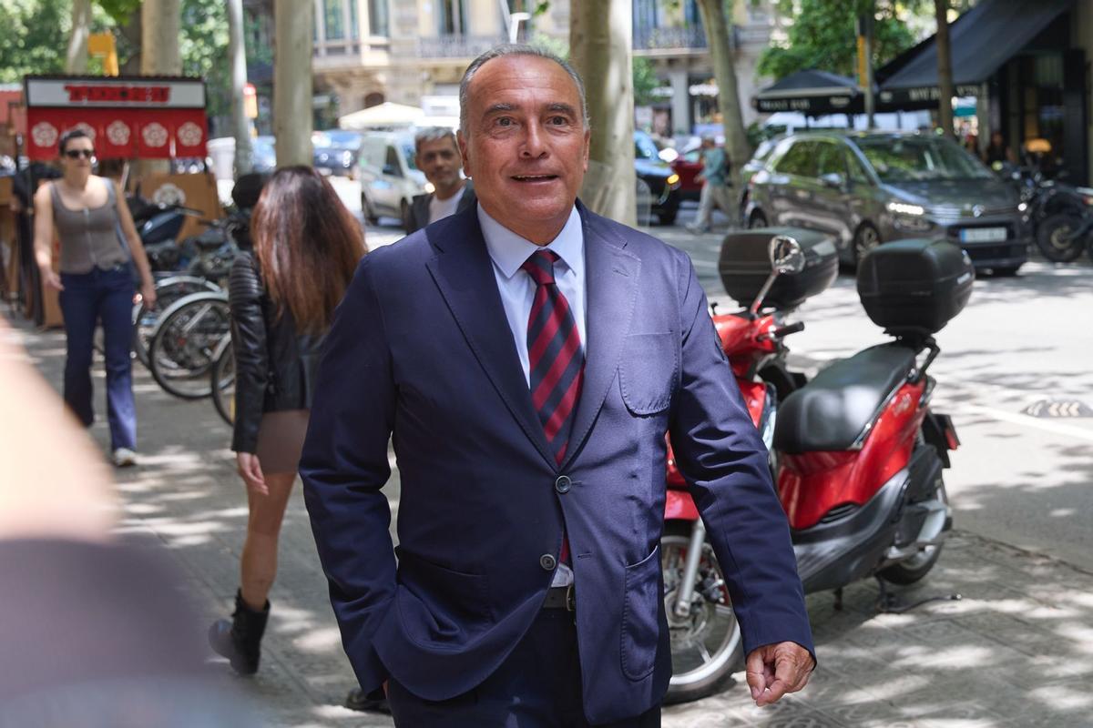 Rafa Yuste llegando a la comida de directivas con el Espanyol