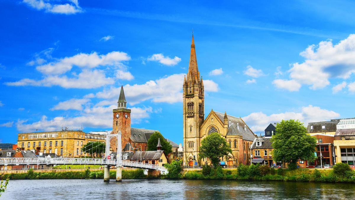 Consulta nuestra guía para viajar a Inverness, en las Tierras Altas escocesas: dónde comer, dormir, qué ver...