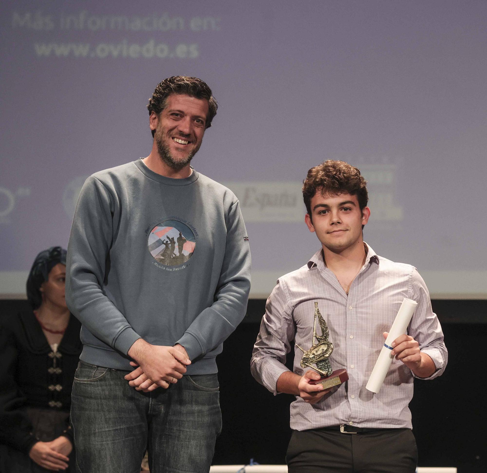 Así fue la final del concurso de canción asturiana "Ciudad de Oviedo"