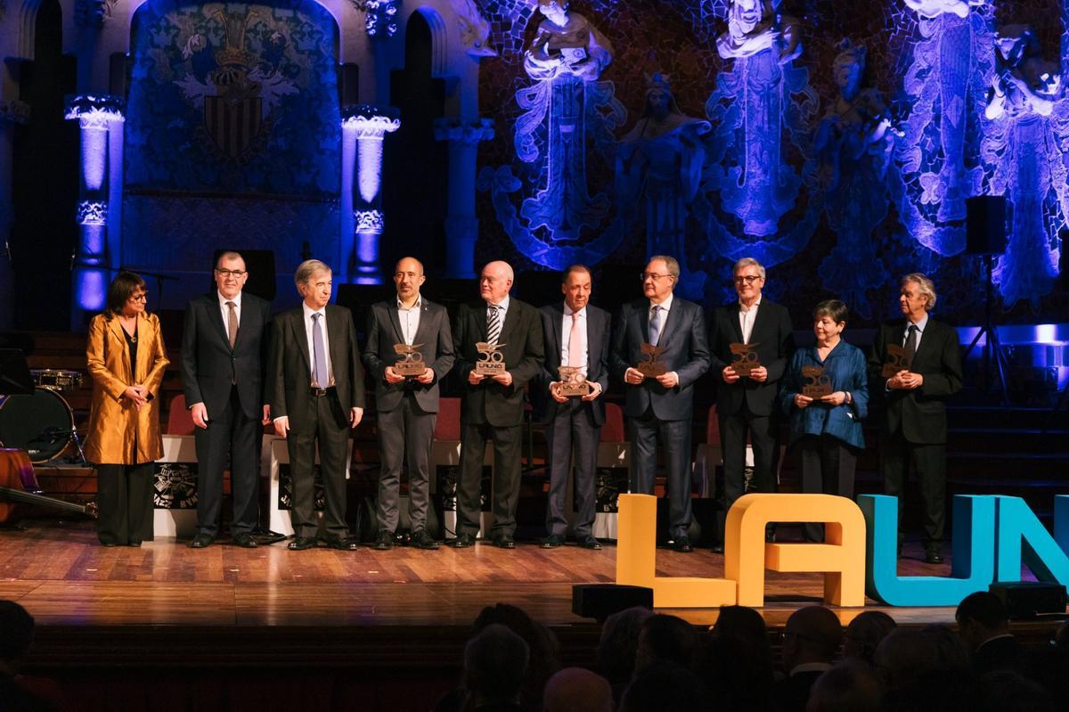 Reconocimiento a las entidades fundadoras de la Unió Catalana d'Hospitals en la gala de los 50 años
