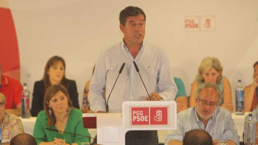 Besteiro, ayer, en el comité nacional del PSdeG-PSOE. // Xoán Álvarez