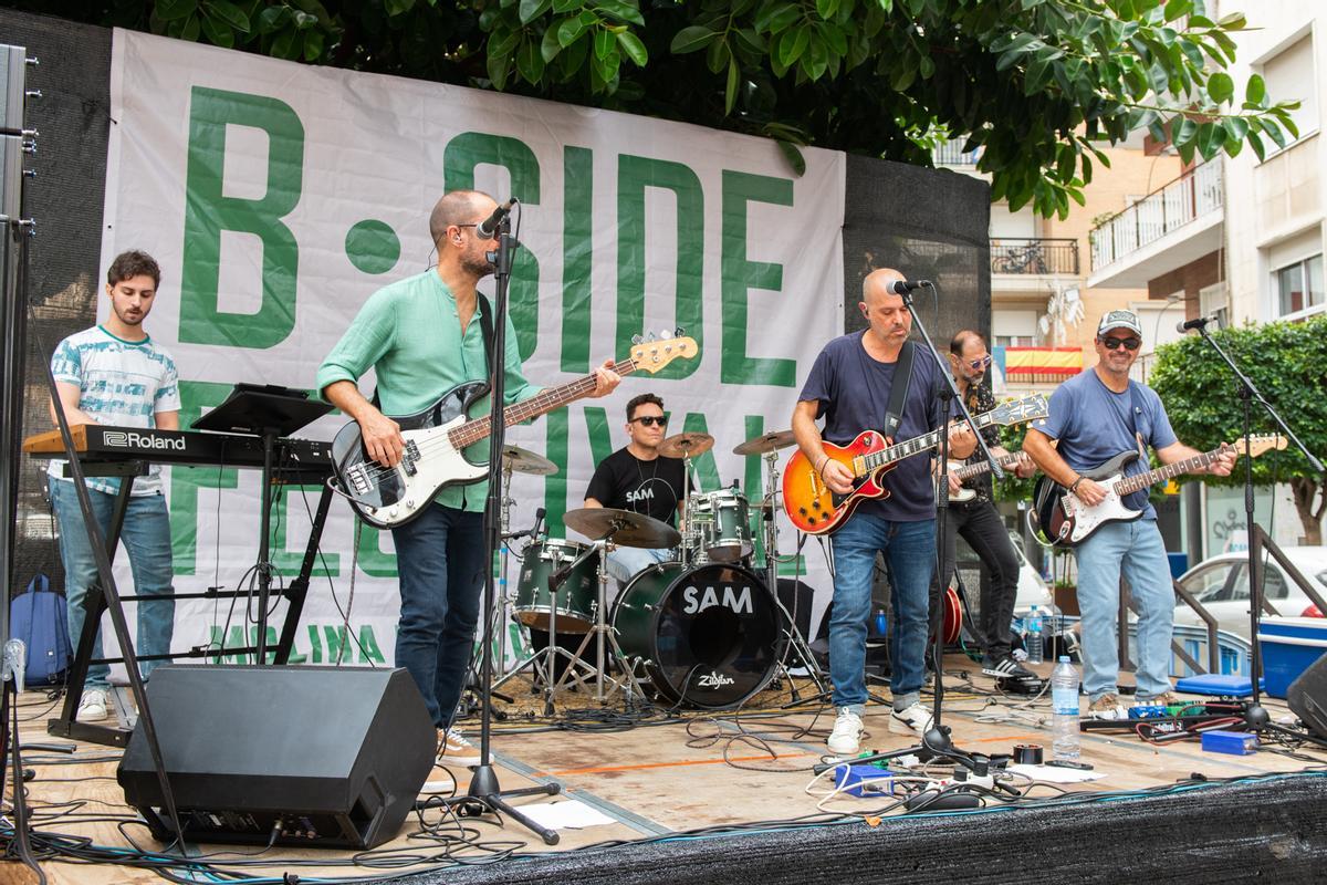 El grupo S. A. M. tocando en el B-Side Festival de 2023