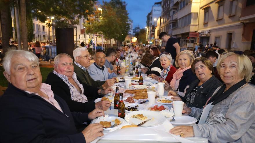 Multitudinario ‘pa i porta’ en Almassora con 4.000 vecinos en la recta final de las fiestas