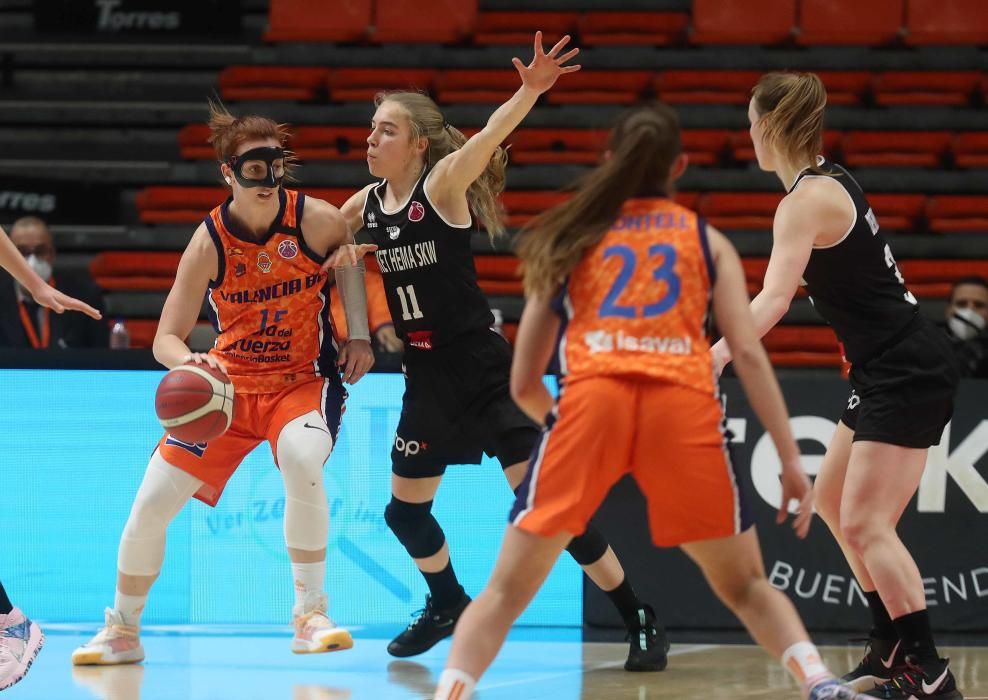 Las mejores imágenes del Valencia Basket - Basket Hema SKW