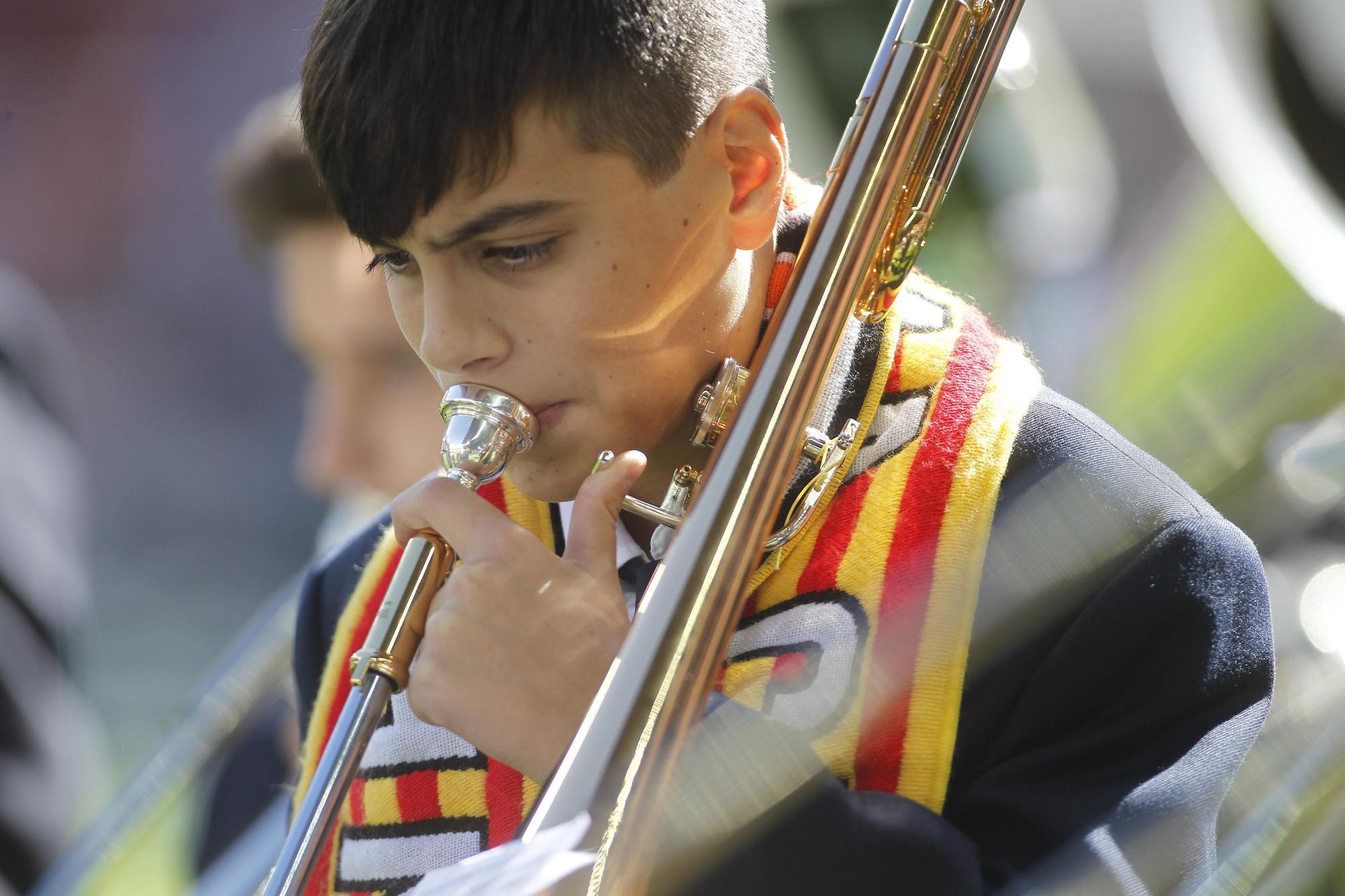 La Agrupació Musical Vernissa de Lloc Nou de Sant Jeroni tocó en Mestalla