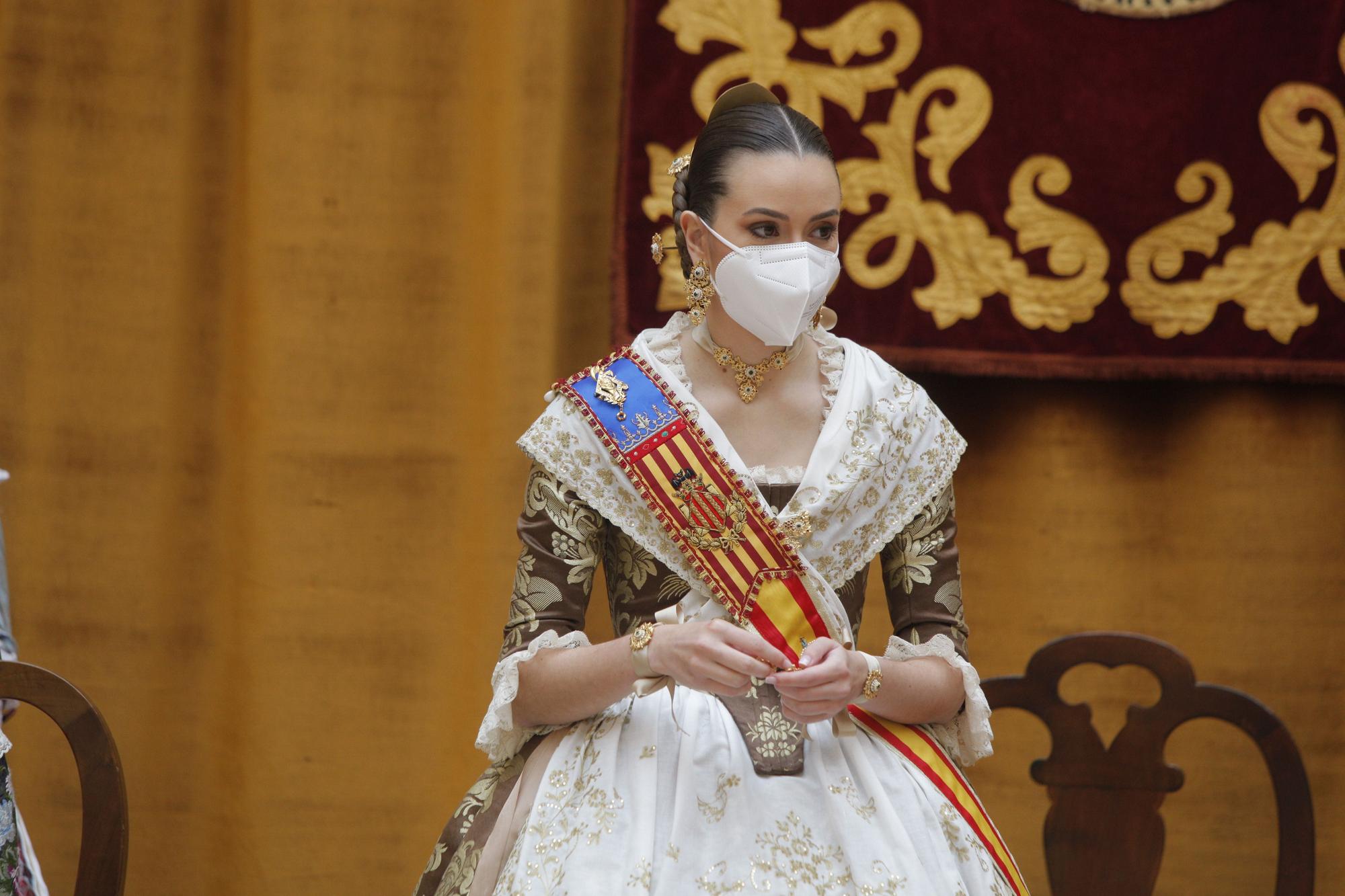 Sábado de Fallas en abril para Consuelo Llobell y la corte