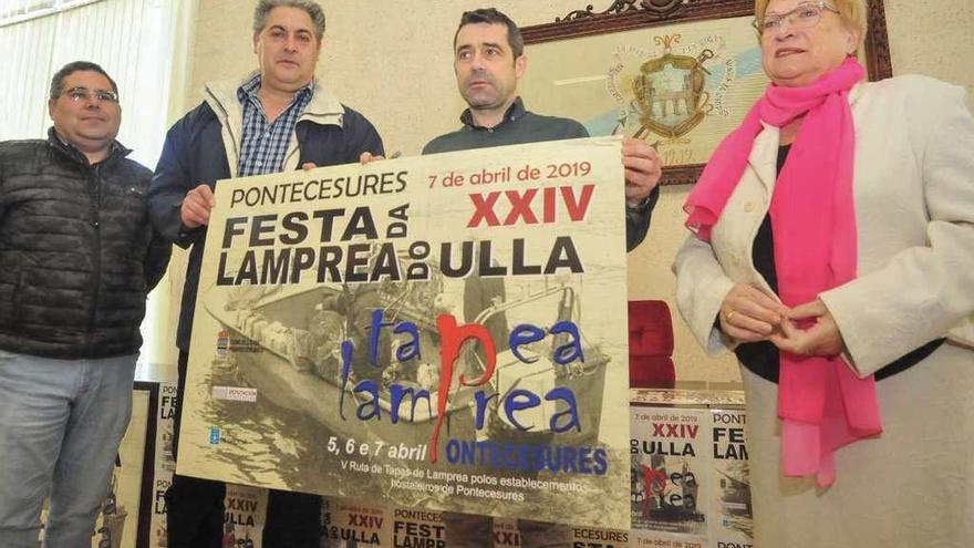 La degustación de lamprea bajo carpa se traslada a los restaurantes colaboradores. // Noé Parga