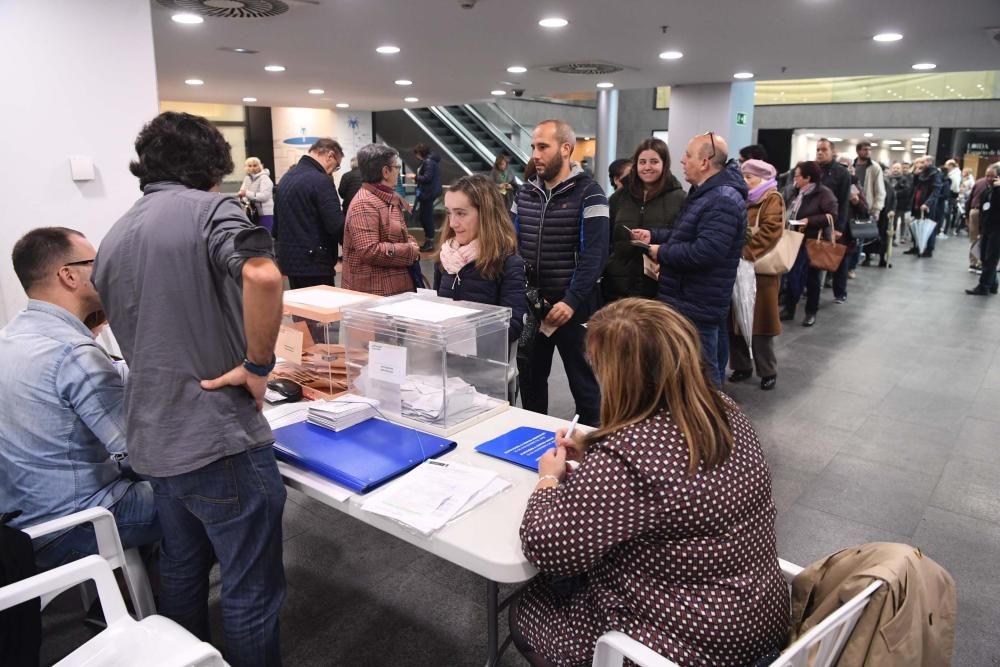 Elecciones 2019 | Abren los colegios en A Coruña