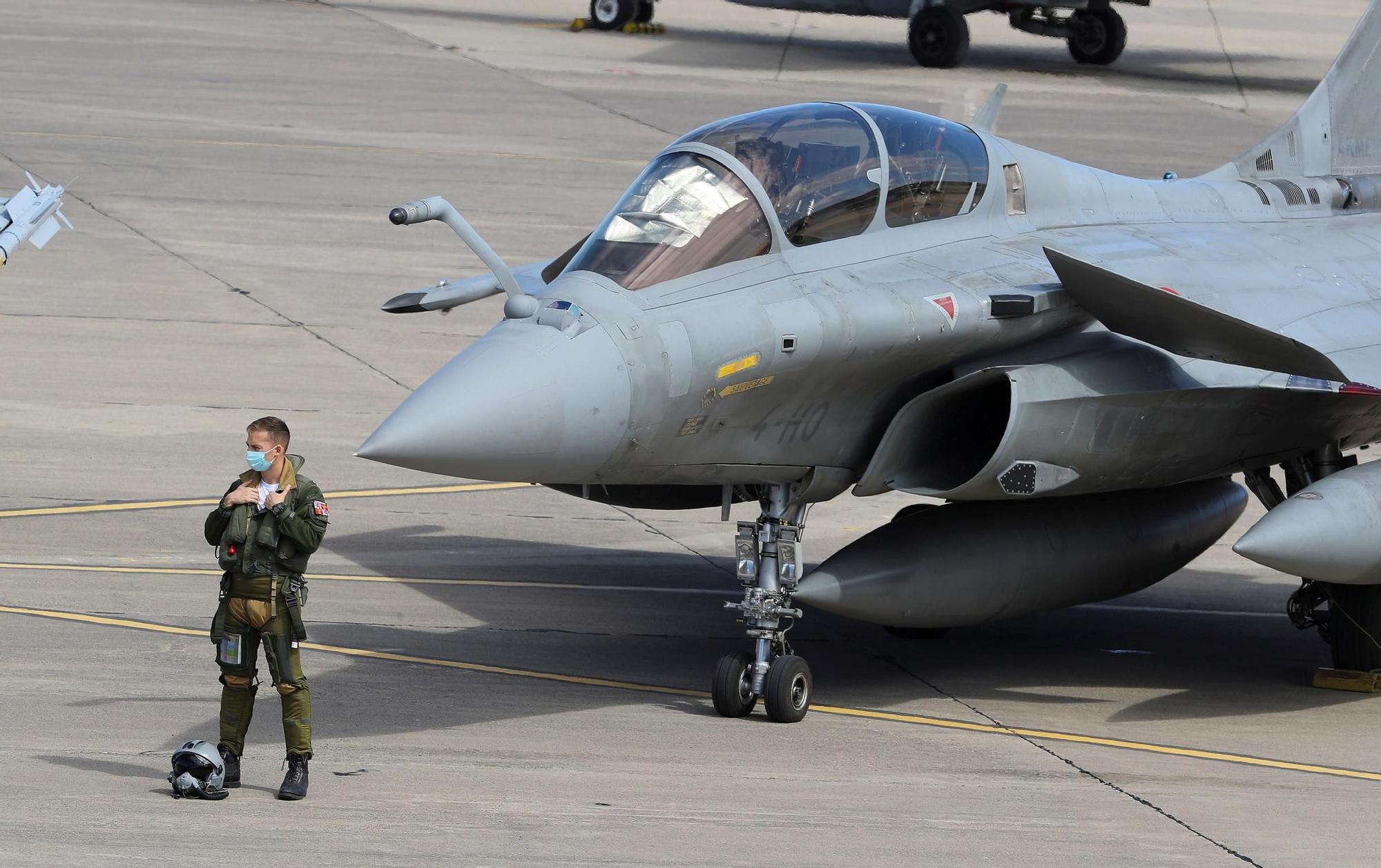 La Fuerza Aérea Francesa prueba su nuevo armamento en Canarias